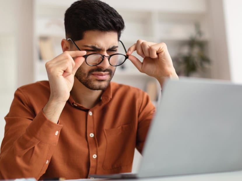 Having trouble reading this? How to choose the right glasses or contact lenses for your myopia or presbyopia