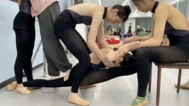 中国19岁舞蹈生称被老师踩压 腿断致十级伤残