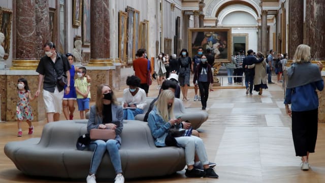 法国罗浮宫博物馆入门费将在明年调高近三成