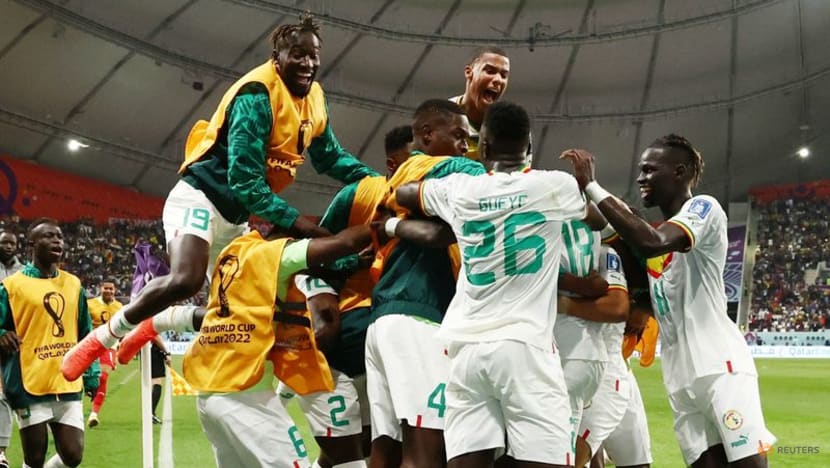 Senegal play wide to bypass Ecuador's midfield in 2-1 win Senegal play wide to bypass Ecuador's midfield in 2-1 win