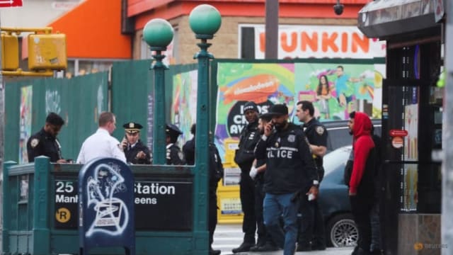 纽约一地铁站发生枪击案 导致至少13人受伤