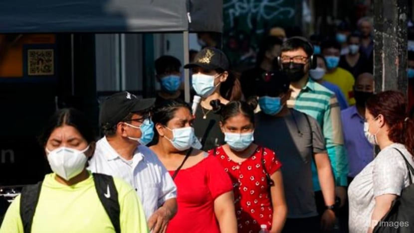 Commentary: New Yorkers are defying advice and keeping their masks on Commentary: New Yorkers are defying advice and keeping their masks on