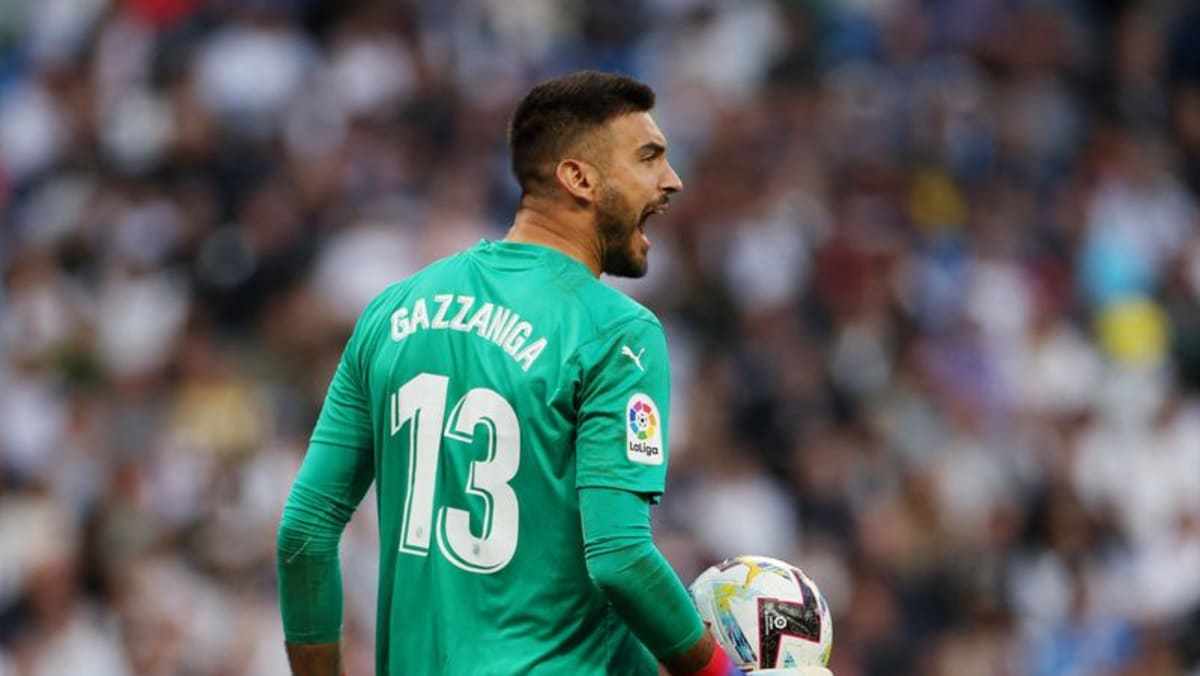 Keeper Gazzaniga shines as Girona reclaim top spot with win at Celta