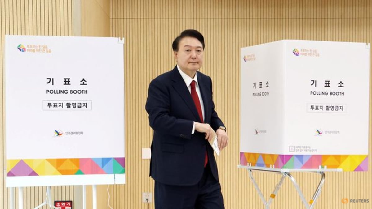 South Korea’s Yoon joins early voting ahead of parliamentary elections South Korea’s Yoon joins early voting ahead of parliamentary elections