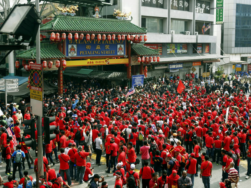 Red Shirts threaten riot over failure to stop fake-goods trade