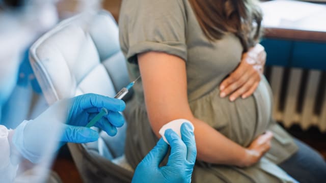 孕妇接种冠病疫苗 或有助避免婴儿日后因染病住院