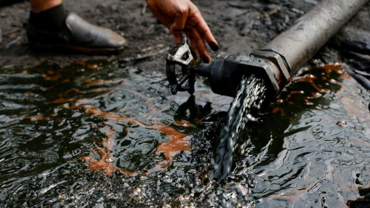 OPEC meets amid thin production capacity worries