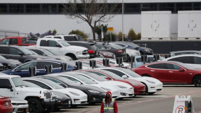 Two lawmakers ask US regulator about Tesla crashes, safety probes Two lawmakers ask US regulator about Tesla crashes, safety probes