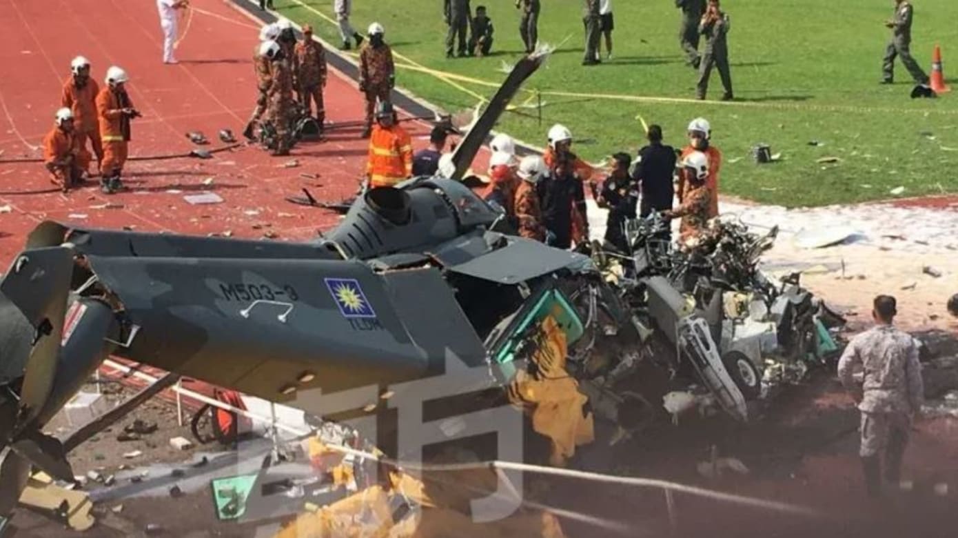 马国海军直升机坠毁案 消息称机上十人无一生还
