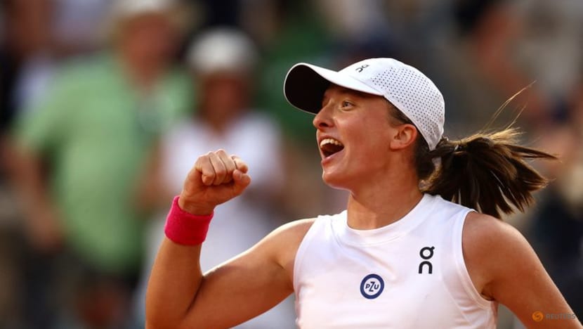PREVIEW-Swiatek aiming for third title, Muchova out to spoil the party