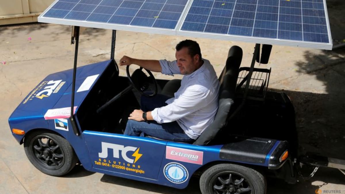 Di kota minyak Venezuela, mobil tenaga surya menawarkan jalan keluar dari ketergantungan terhadap bahan bakar
