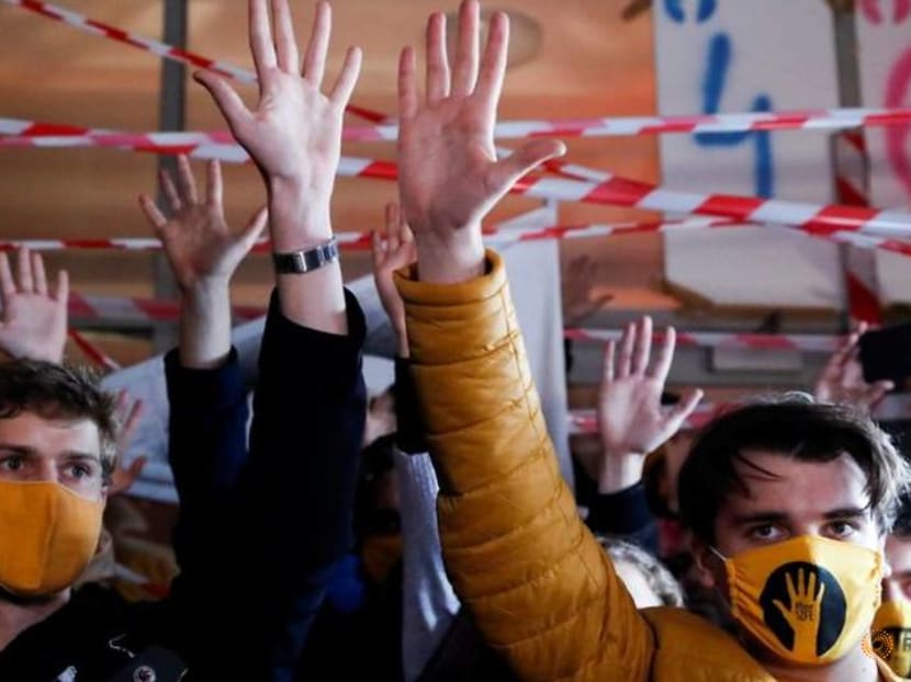 Hungary arts university protesters defy order to end blockade Hungary arts university protesters defy order to end blockade