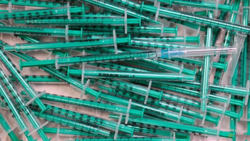 WHO warns of shortage of 1 to 2 billion COVID-19 vaccine syringes WHO warns of shortage of 1 to 2 billion COVID-19 vaccine syringes