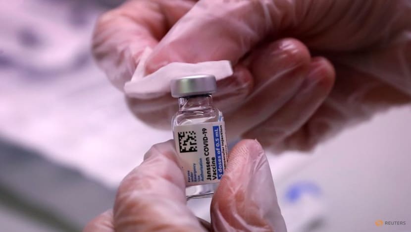 US FDA advisers to vote on J&J COVID-19 vaccine booster US FDA advisers to vote on J&J COVID-19 vaccine booster