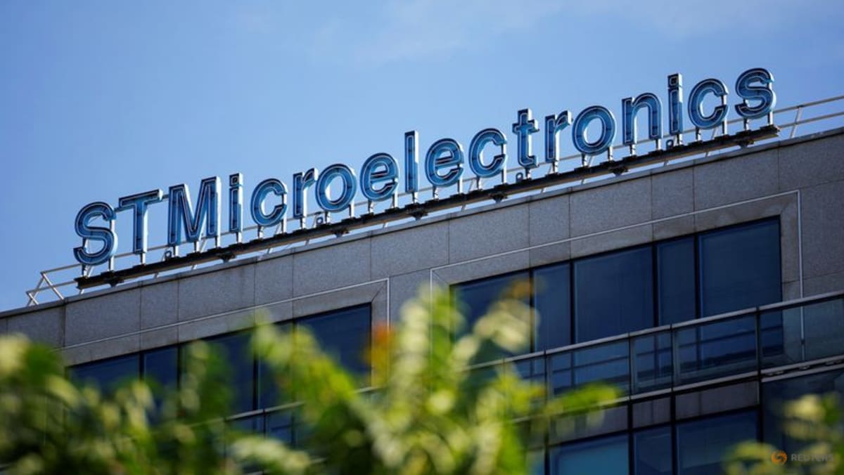STMicroelectronics: new Italy plant will create around 700 jobs