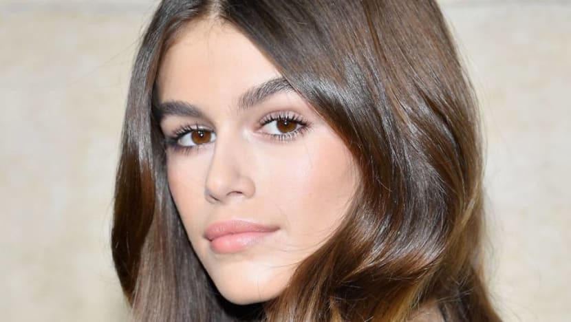 Forget eyebrow embroidery! There’s an eyebrow extension product that fills your sparse brows with hairs Forget eyebrow embroidery! There’s an eyebrow extension product that fills your sparse brows with hairs