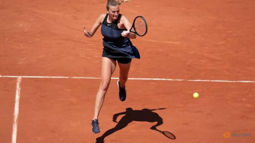 Tennis-Kvitova saves matchpoint to reach second round Tennis-Kvitova saves matchpoint to reach second round