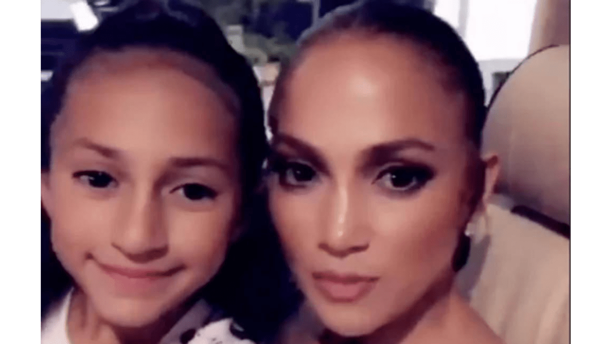 Jennifer Lopez's daughter in talks for first book deal 8days