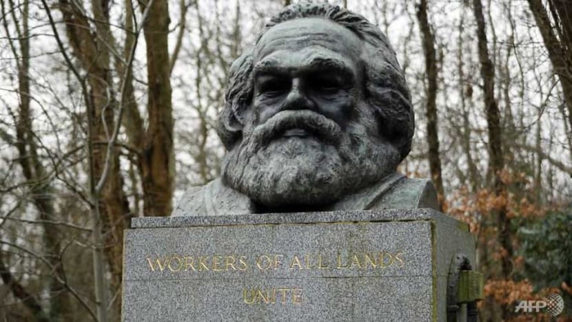 Tomb of Karl Marx vandalised in London Tomb of Karl Marx vandalised in London