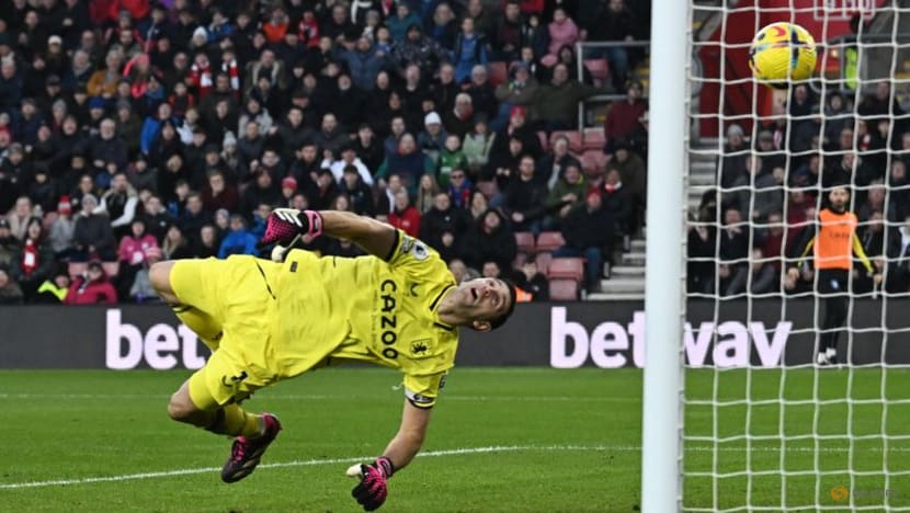 Southampton stay bottom after 1-0 defeat by Aston Villa Southampton stay bottom after 1-0 defeat by Aston Villa