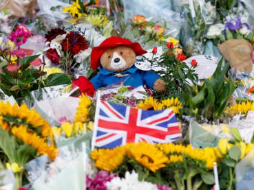 More than 1,000 Paddington Bear tributes to Queen Elizabeth to go to charity