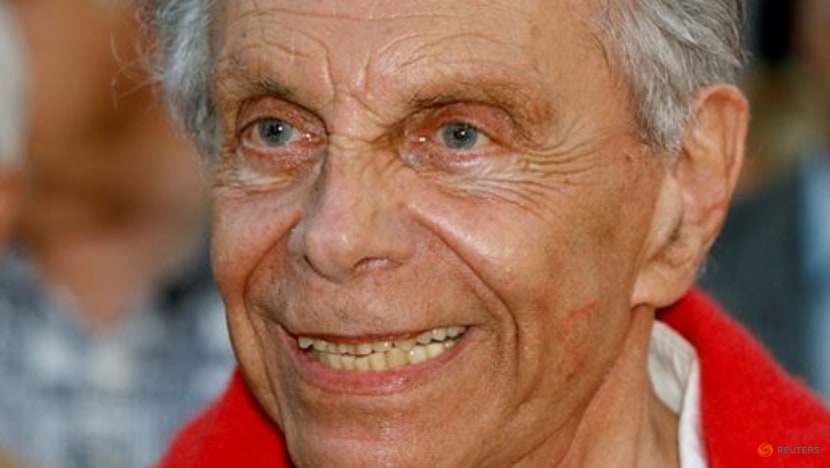 Influential US comedian Mort Sahl dies at age 94 Influential US comedian Mort Sahl dies at age 94