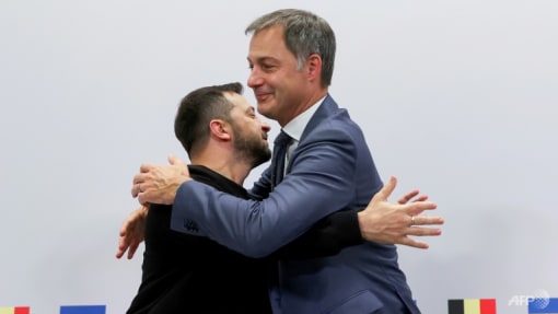 Zelenskyy seeks defences for winter on  visit to NATO