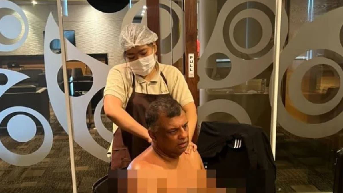 AirAsia chief getting a massage while in virtual meeting draws mixed reactions from netizens