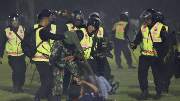 Locked doors, steep stairs may have contributed to Indonesia football match stampede: Jokowi