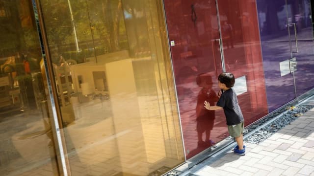 改变刻板印象 日本东京推出透明公厕