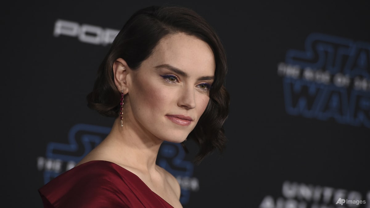 Daisy Ridley embraces challenge of returning as Rey in Star Wars - CNA ...