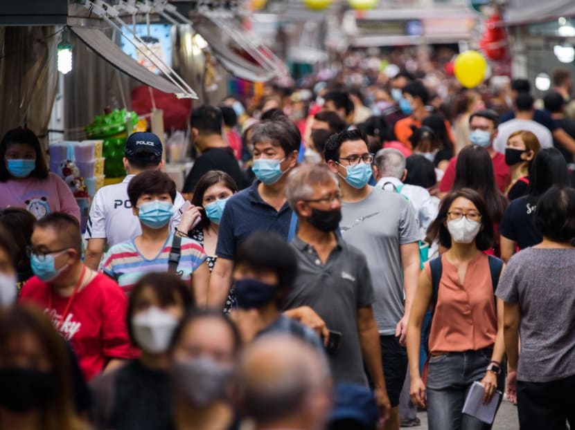 Singapore's total population up 3.4% year-on-year to 5.64 million in June 2022, but still below pre-pandemic levels