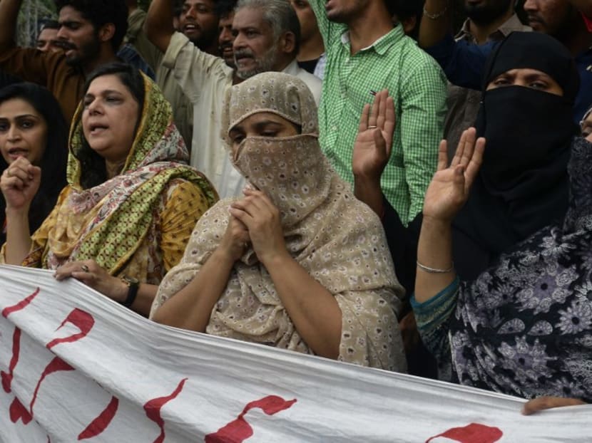 Relatives and area residents protest in support of Pakistani national Zulfiqar Ali, who was sentenced to death in 2005 for heroin possession in Indonesia, in Lahore on July 28, 2016. Photo: AFP