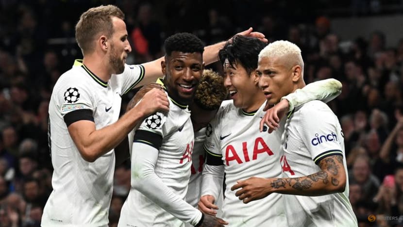 Spurs boss Conte hails hard-working attacking trio Spurs boss Conte hails hard-working attacking trio
