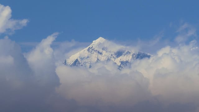 美国登山者攀登珠峰期间逝世 本季第四名死者