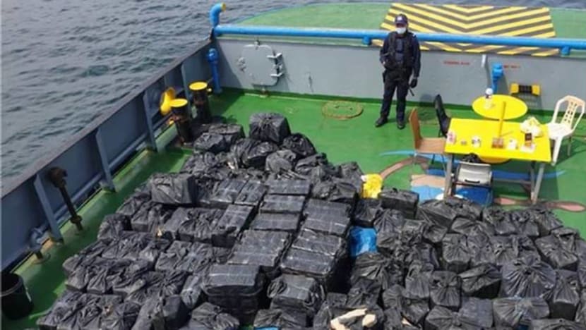 8 arrested for smuggling contraband cigarettes into Singapore on tugboat 8 arrested for smuggling contraband cigarettes into Singapore on tugboat