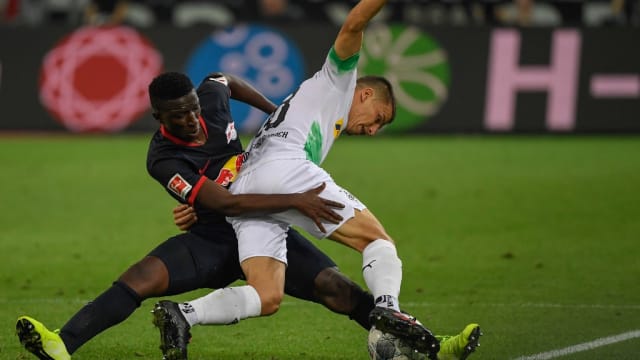 德国甲组足球联赛：门兴格拉德巴赫不敌莱比锡