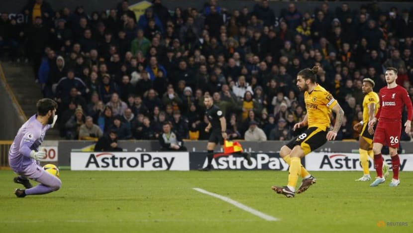 Everton halt Arsenal march, Liverpool slide continues Everton halt Arsenal march, Liverpool slide continues