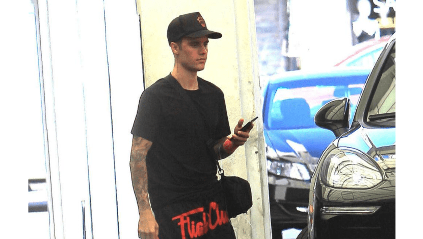Justin Bieber invites ex-girlfriend to wedding Justin Bieber invites ex-girlfriend to wedding