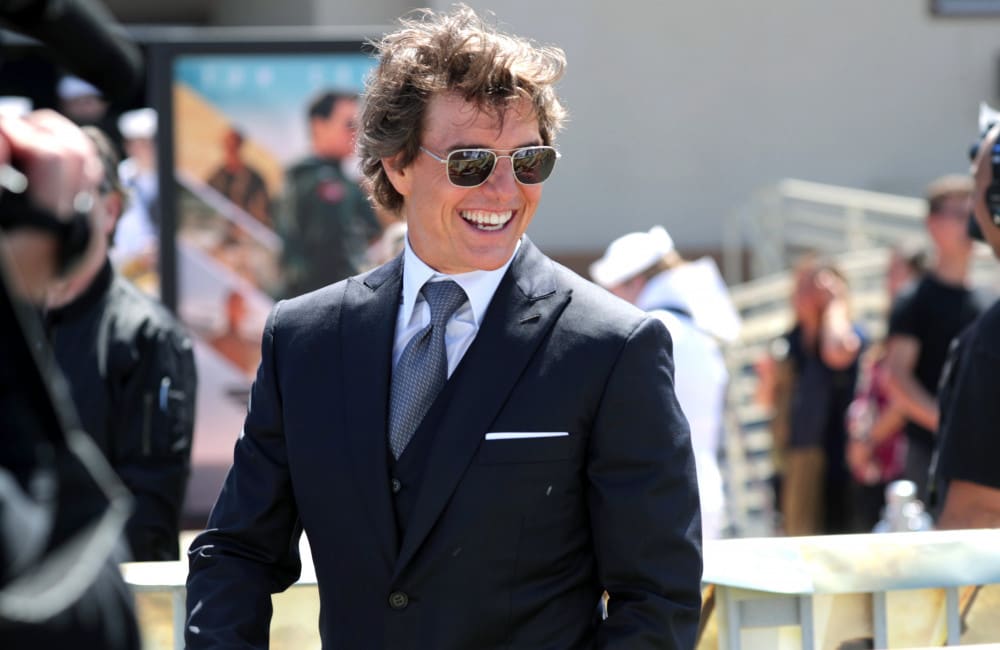 Tom Cruise Is A Big Fan Of Queen Elizabeth: "I Admire Her Devotion" Tom Cruise Is A Big Fan Of Queen Elizabeth: "I Admire Her Devotion"