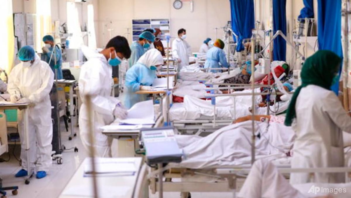 Di tengah lonjakan kasus yang brutal, Afghanistan dilanda kekurangan vaksin