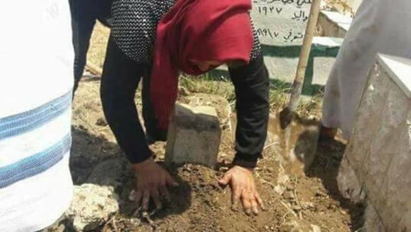 Wanita Lebanon gali kubur anaknya demi beri ruang untuk mayat pelarian Syria