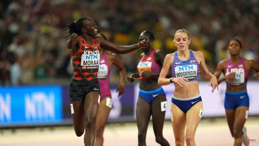 Fast-finishing Moraa takes 800m gold