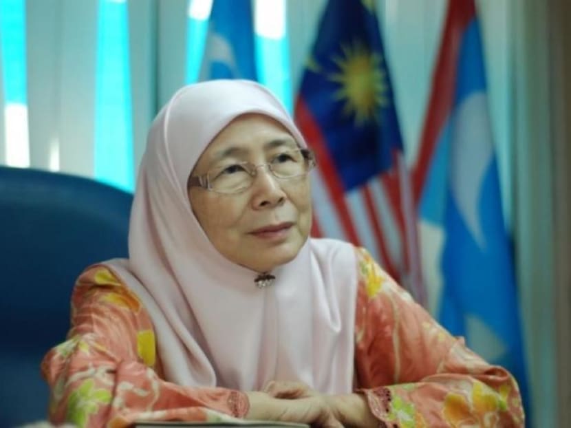 Opposition leader Wan Azizah Wan Ismail says Prime Minister Najib Razak must answer allegations that huge sums of money had been channelled into his personal bank accounts. Photo: The Malay Mail Online