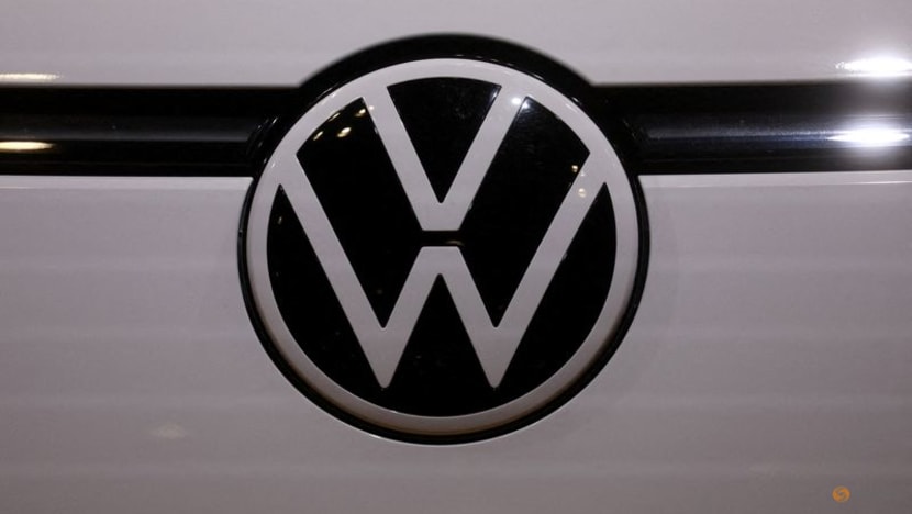Global automakers face electric shock in China Global automakers face electric shock in China