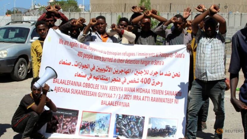 Deadly Yemen migrant centre fire caused by Houthi projectiles, HRW says Deadly Yemen migrant centre fire caused by Houthi projectiles, HRW says