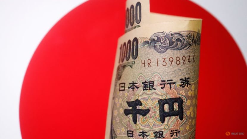 Yen fragile near 24-year low in BOJ aftermath, dollar treads water Yen fragile near 24-year low in BOJ aftermath, dollar treads water