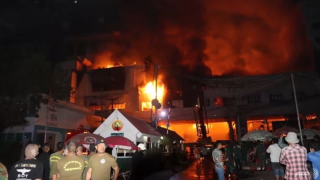 柬埔寨一家赌场酒店失火 至少10人死亡