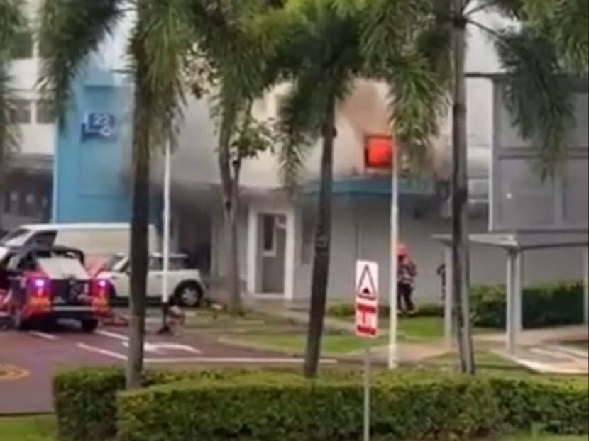 Videos shared on social media showed smoke billowing up the housing block from the kitchen exhaust ducting of Ban Heng restaurant in Boon Keng.
