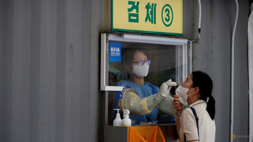 South Korea extends social distancing curbs to reduce COVID-19 cases South Korea extends social distancing curbs to reduce COVID-19 cases